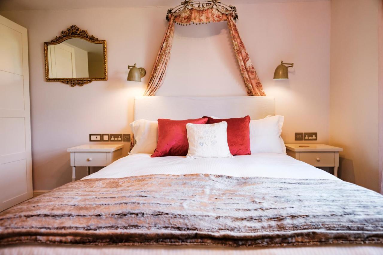 The Bower Inn Bridgwater Kültér fotó A bedroom at the hotel
