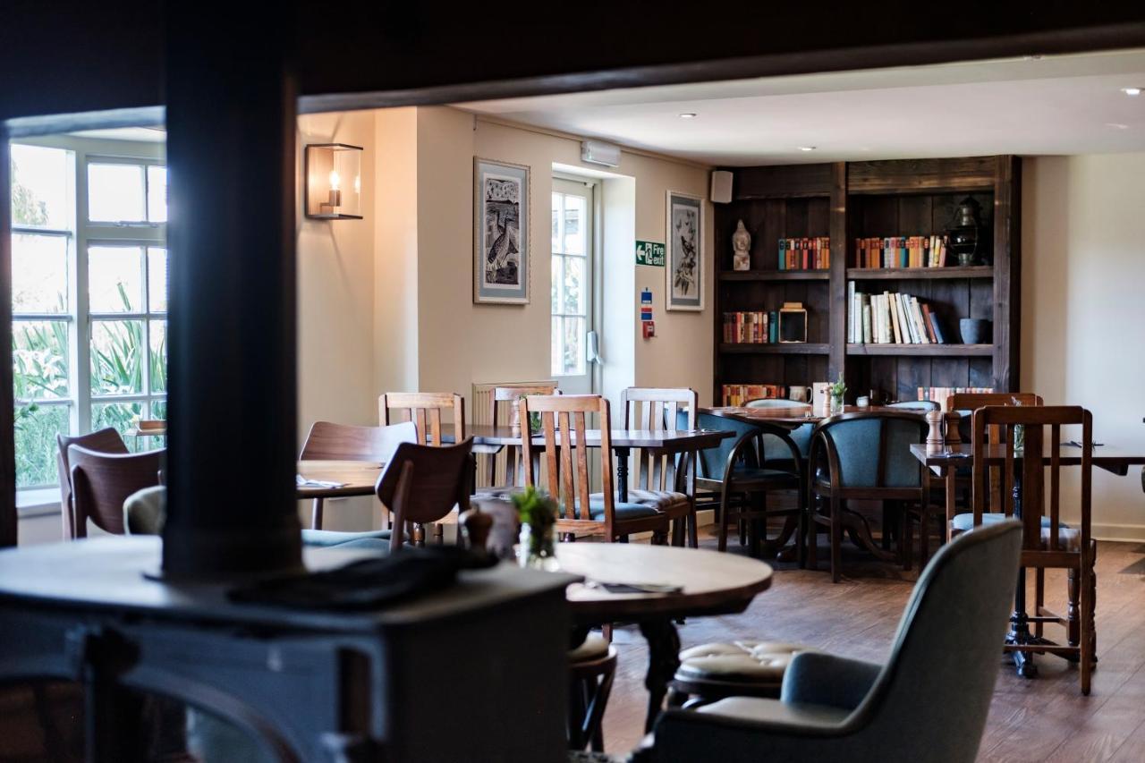 The Bower Inn Bridgwater Kültér fotó The interior of the restaurant